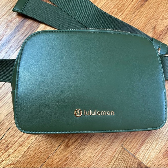 Lululemon Waist Belt Bag Fanny Pack Sports Purse Athleisure Cactus Gold Green - Picture 10 of 15